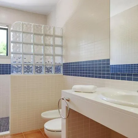 Sleeps 7 Pool Air Con Wifi *